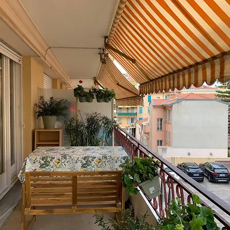 Apartman Spacious Near The *