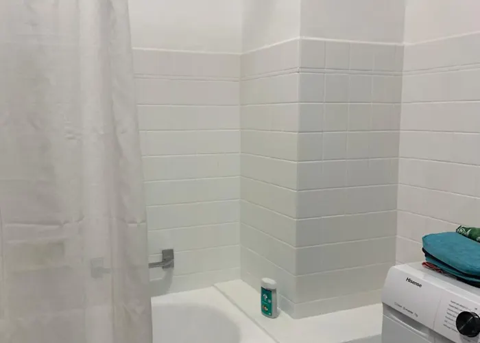 Spacious Near The Διαμέρισμα Μεντόν